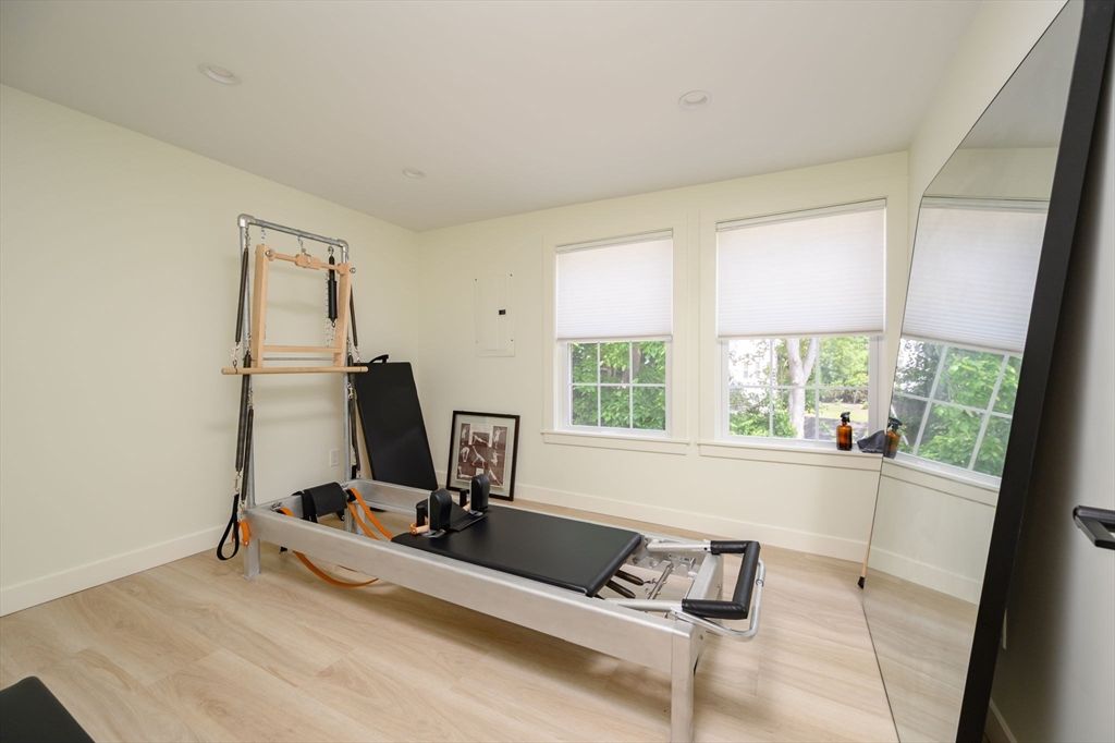 Home Office, Interior, Recessed Lighting, Wood Texture Flooring