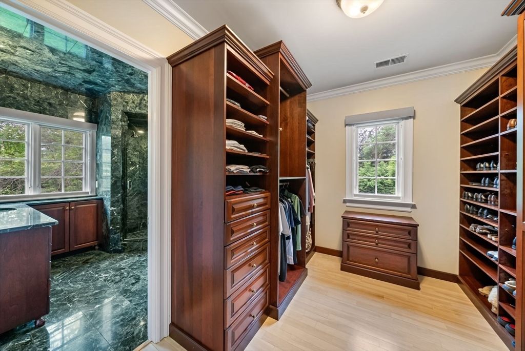 Interior, Walk-in Closets, Wood Texture Flooring