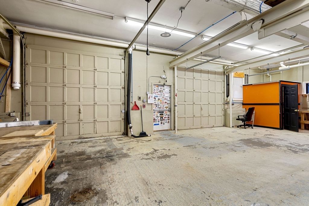 Garage, Interior