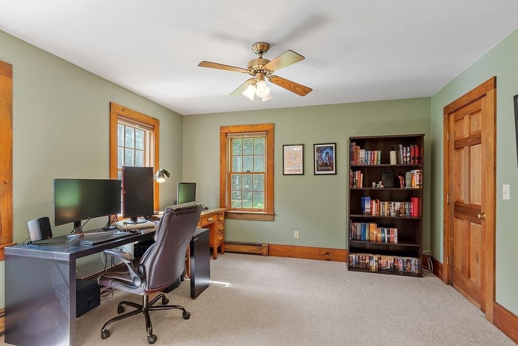 Home Office, Interior