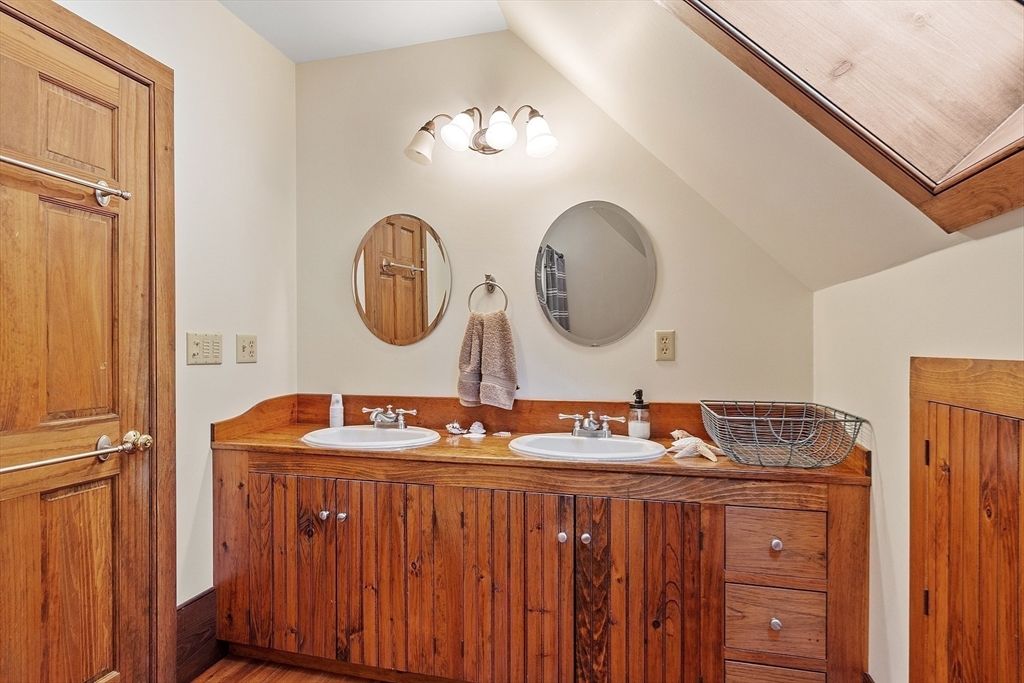 Bathroom, Dual Sink Vanities, Interior, Wood Texture Flooring