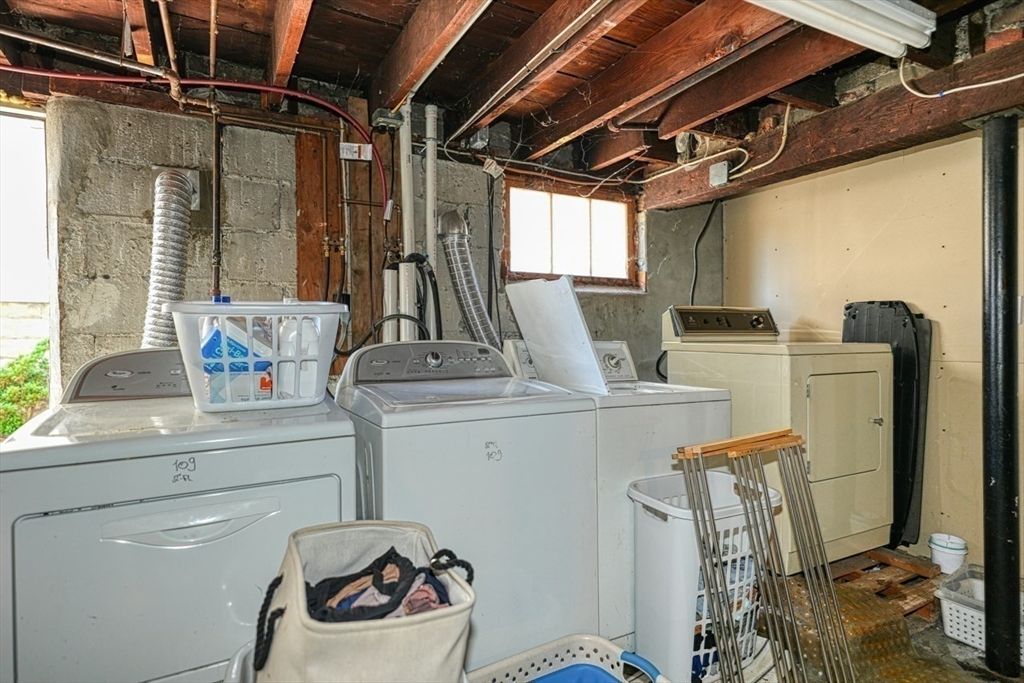 Interior, Washer, Wooden Beams, Wooden Ceilings