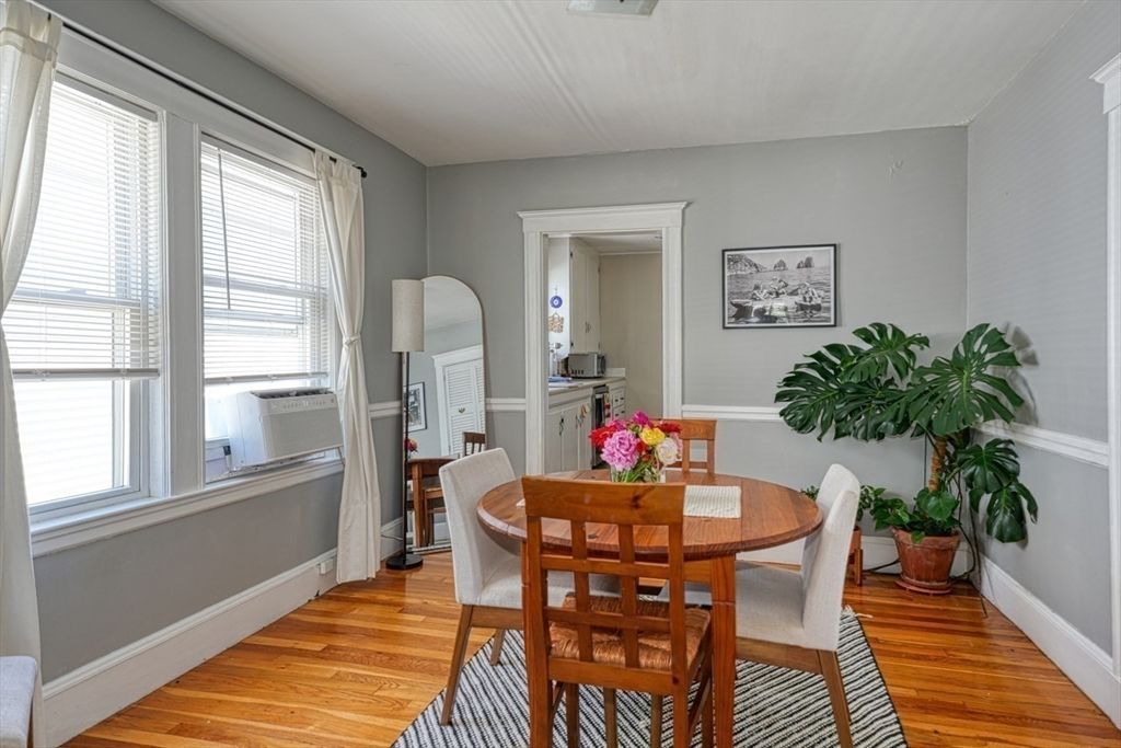 Dining room, Interior, Wood Texture Flooring