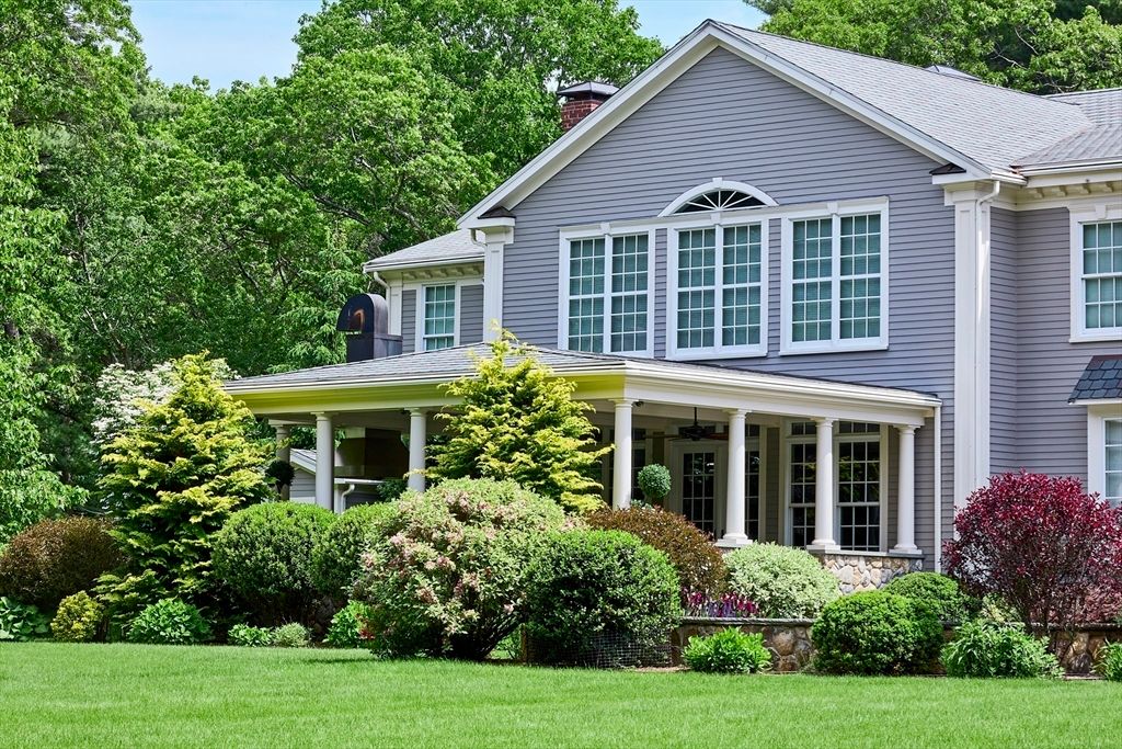 Exterior, Facade, Queen Anne Victorian