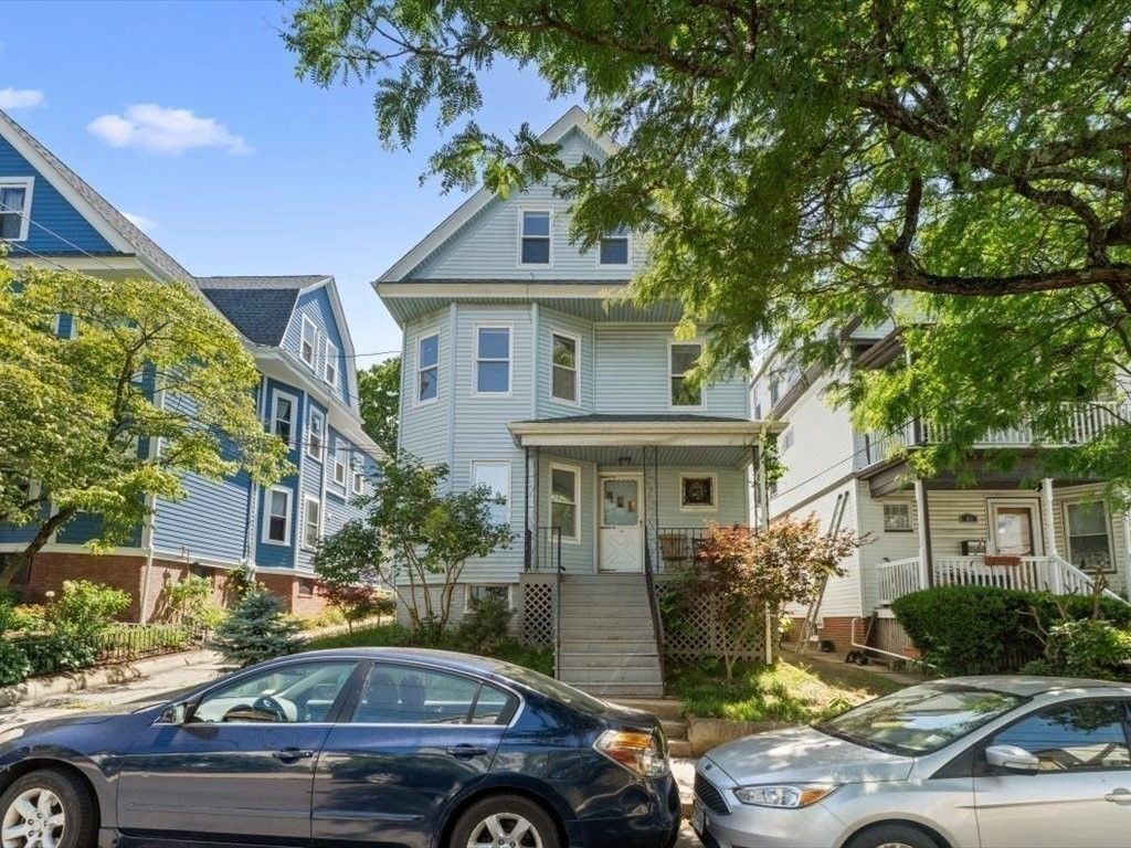 Exterior, Facade, Queen Anne Victorian