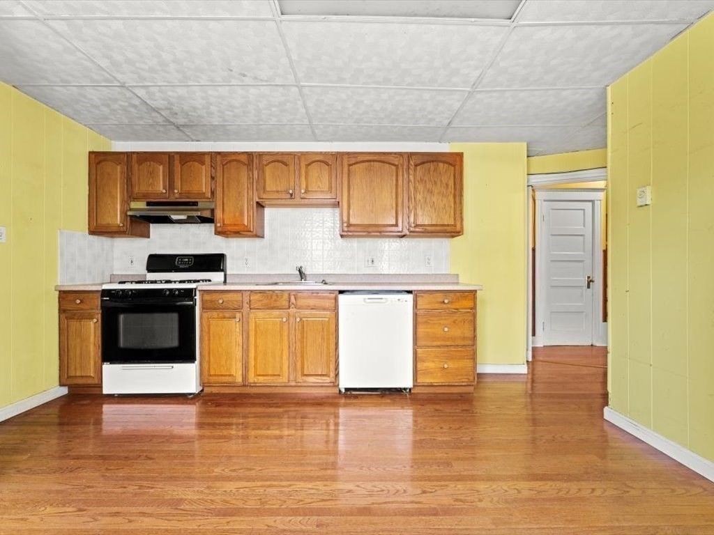 Interior, Kitchen, Wood Texture Flooring