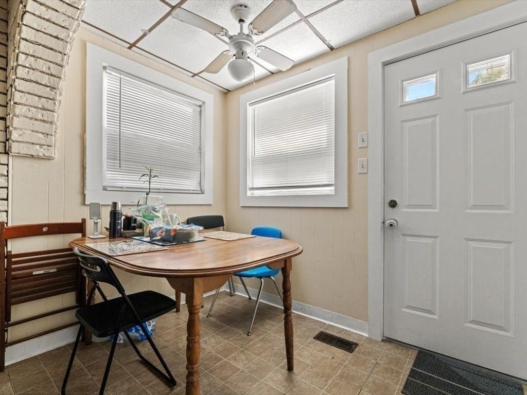 Dining room, Interior