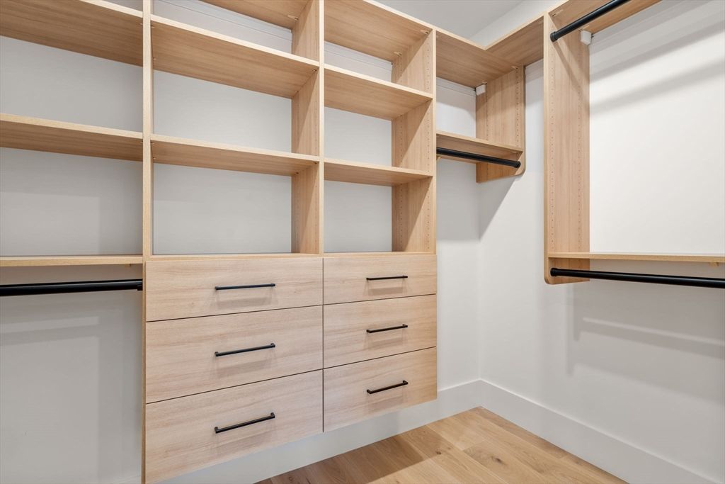 Interior, Walk-in Closets, Wood Texture Flooring