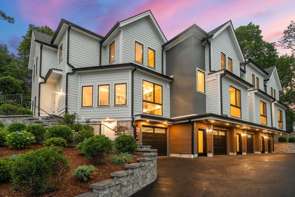 Attached, Exterior, Facade, Farmhouse