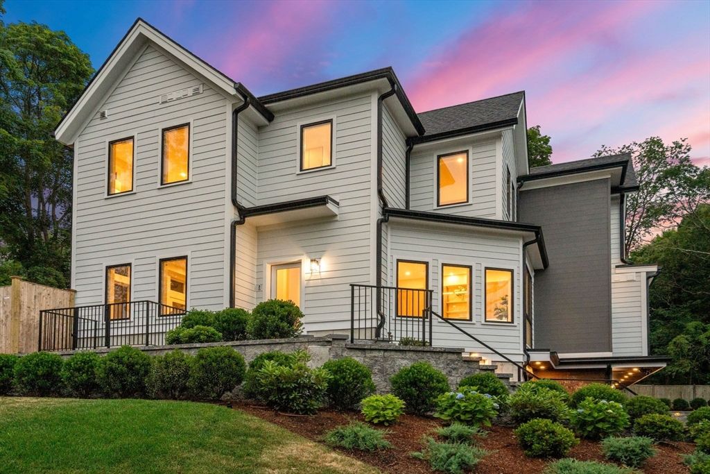 Exterior, Facade, Farmhouse