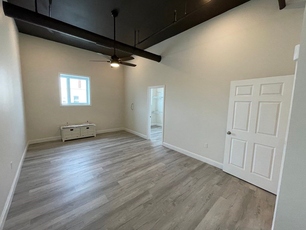 Empty room, Interior, Wooden Beams, Wood Texture Flooring
