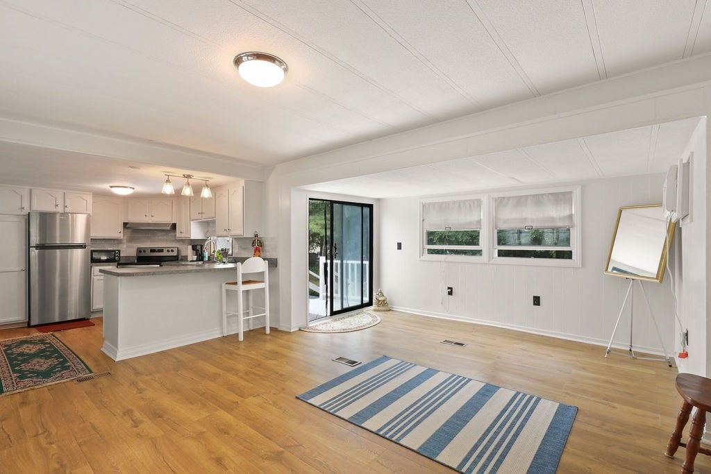 Interior, Kitchen, Stainless Steel Appliances, Wood Texture Flooring