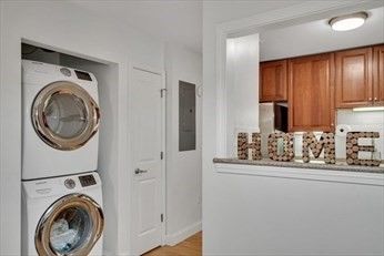 Interior, Utility Closets, Washer, Wood Texture Flooring
