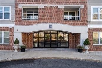 Exterior, Facade, Brick Facade, Rowhouse