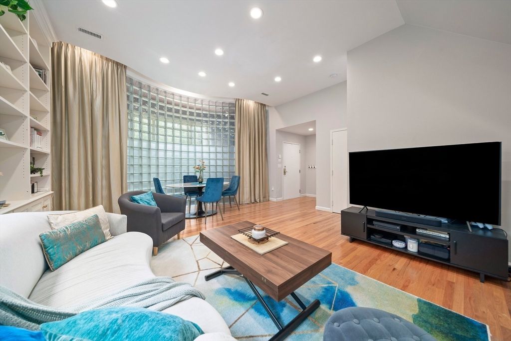 Dining room, Interior, Living room, Recessed Lighting, Wood Texture Flooring