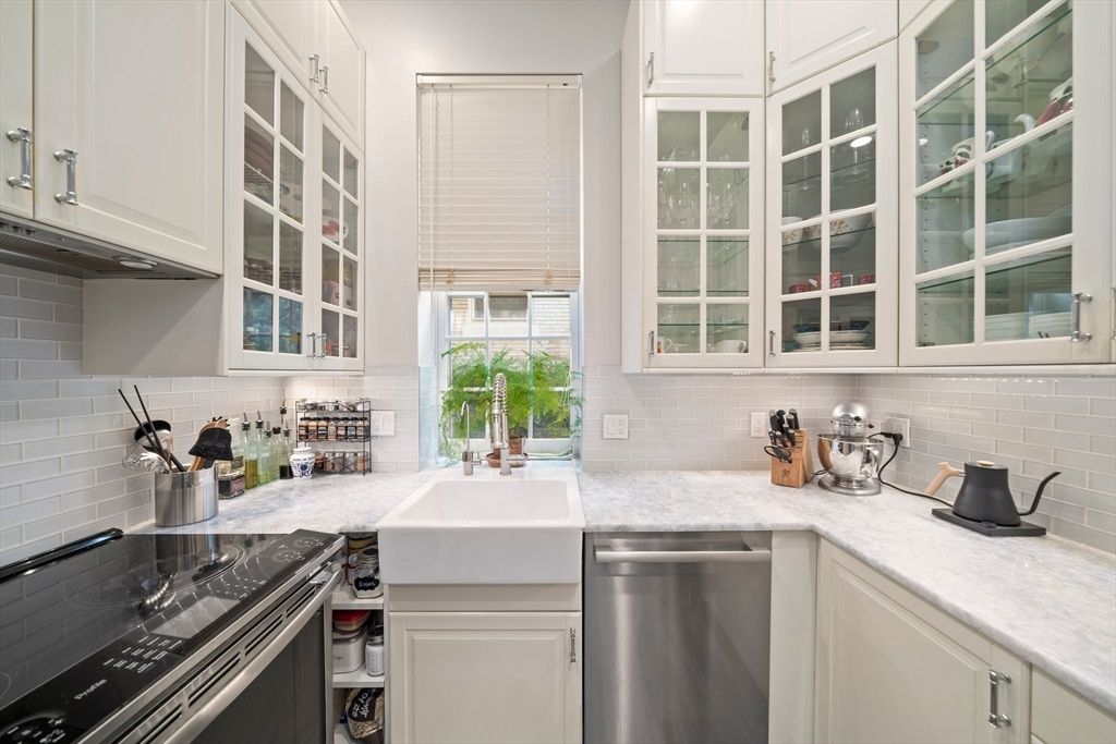 Interior, Kitchen, Stainless Steel Appliances