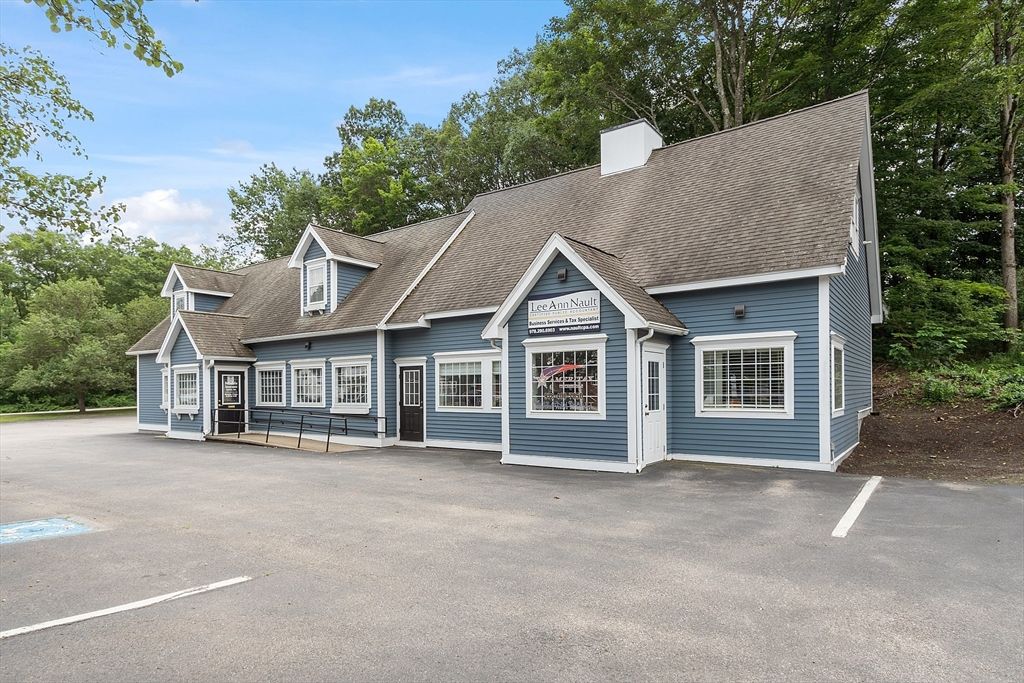 Exterior, Facade, Cape Cod