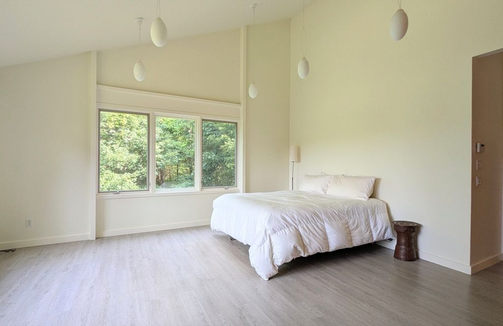 Bedroom, Interior, Pendant Lights, Wood Texture Flooring