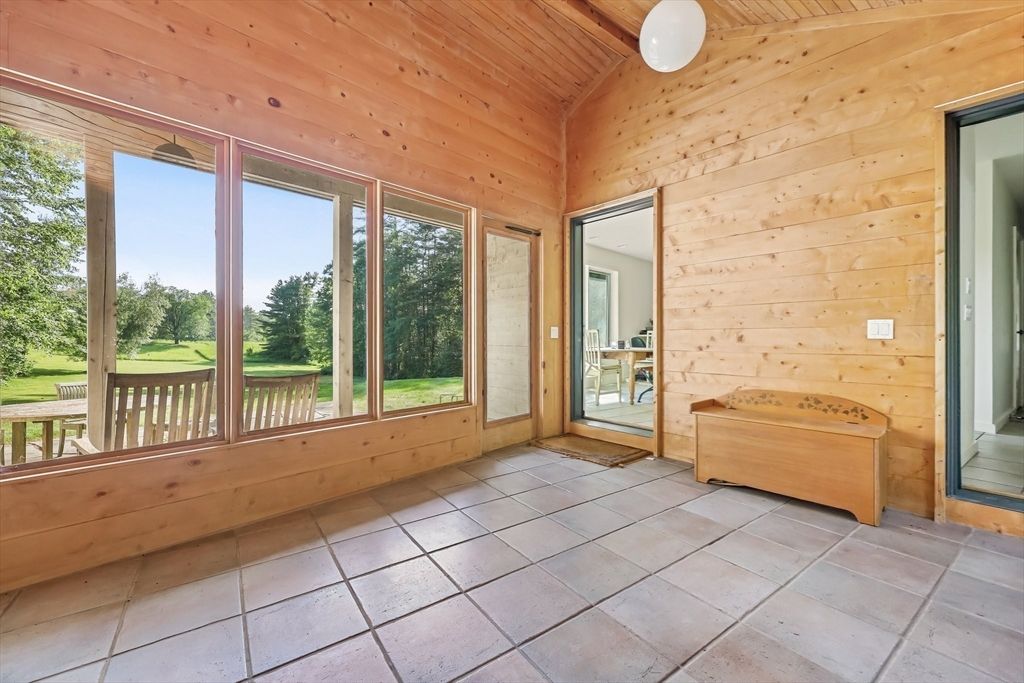 Empty room, Interior, Wooden Ceilings, Wooden Walls