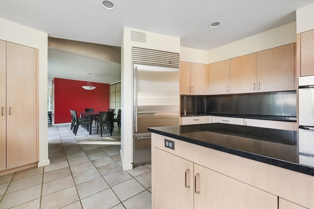 Dining room, Interior, Kitchen, Recessed Lighting, Stainless Steel Appliances