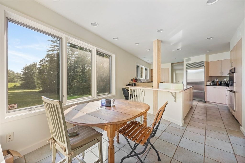 Dining room, Interior, Kitchen, Recessed Lighting