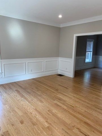 Empty room, Interior, Recessed Lighting, Wood Texture Flooring