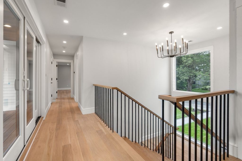 Interior, Pendant Lights, Recessed Lighting, Wood Texture Flooring