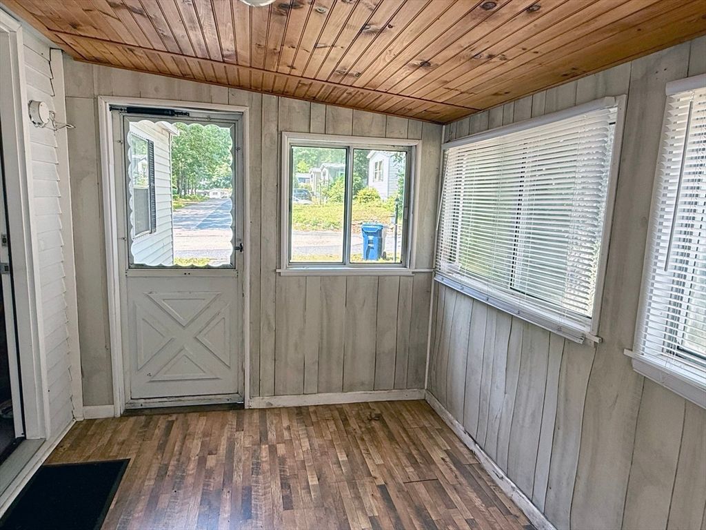 Empty room, Interior, Wooden Ceilings, Wood Texture Flooring, Wooden Walls