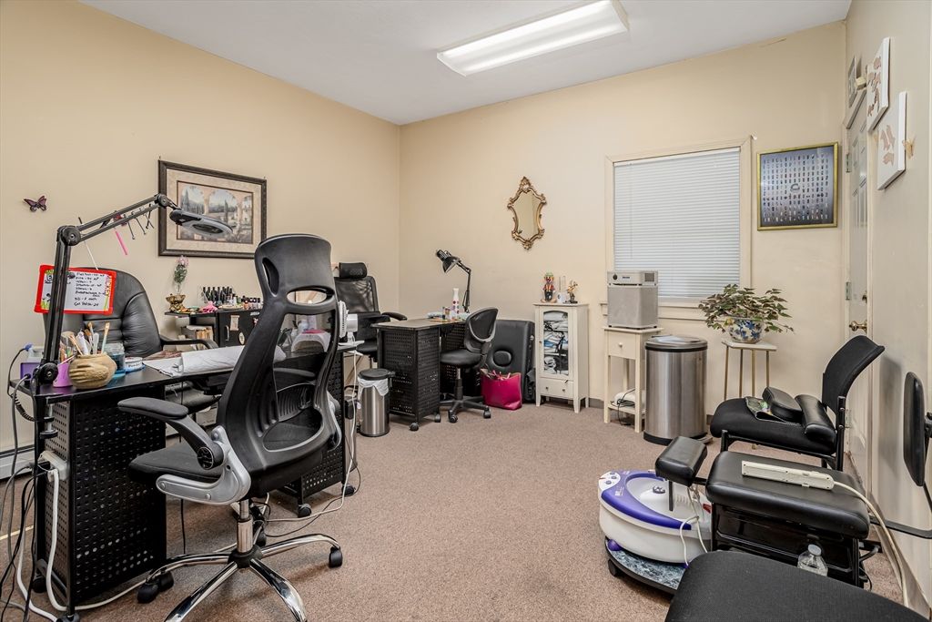 Home Office, Interior