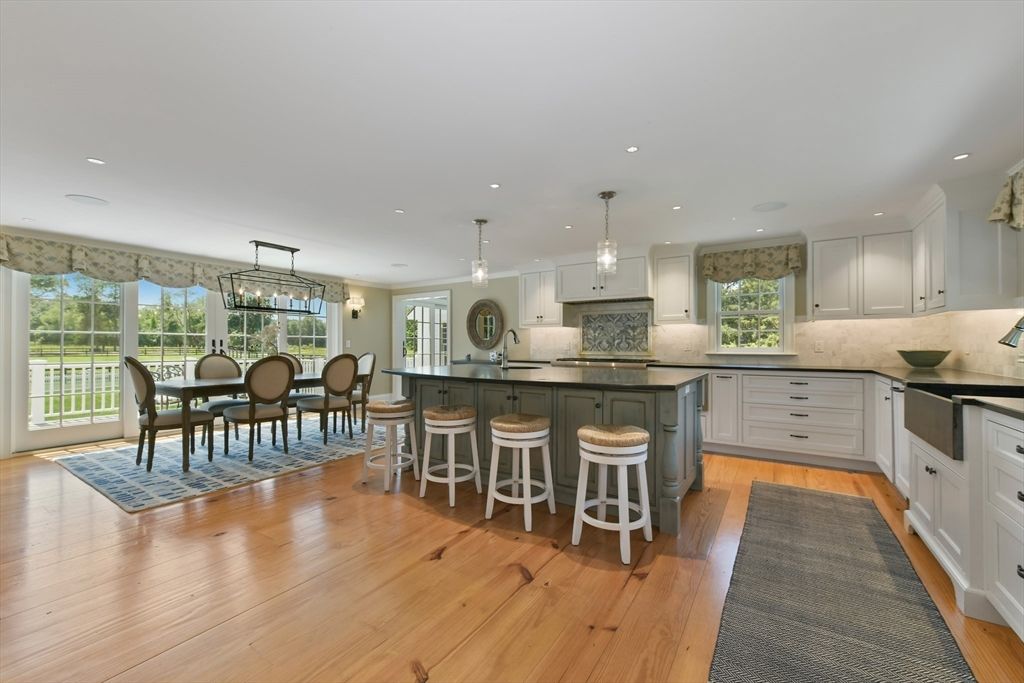 Dining room, Interior, Kitchen, Pendant Lights, Recessed Lighting, Wood Texture Flooring