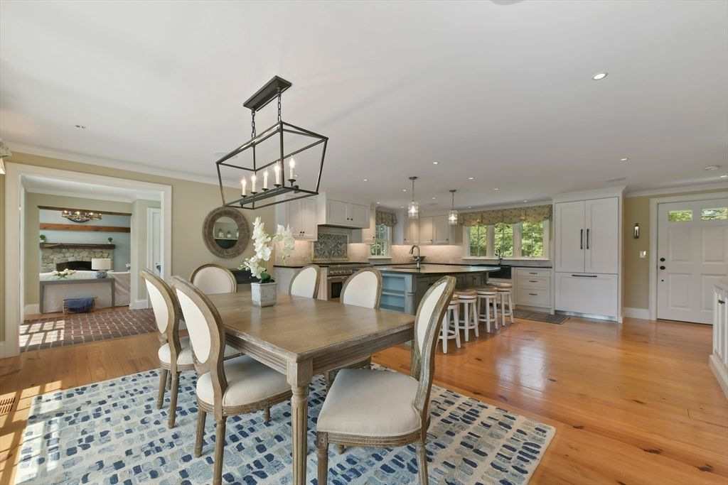 Dining room, Interior, Kitchen, Pendant Lights, Recessed Lighting, Wood Texture Flooring