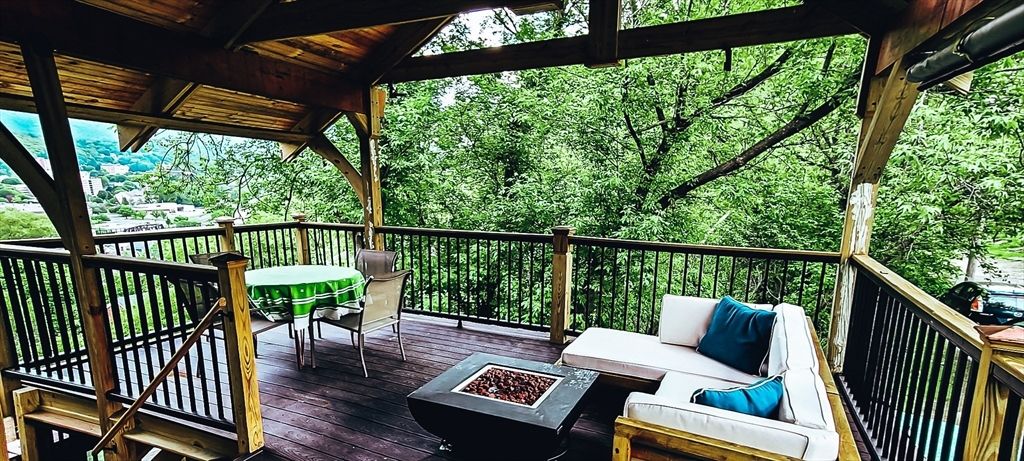 Exterior, Wood Texture Flooring