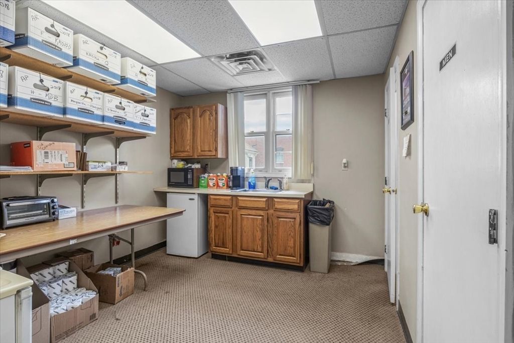 Home Office, Interior