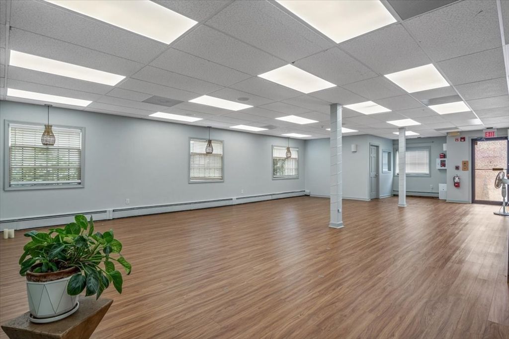 Empty room, Interior, Pendant Lights, Recessed Lighting, Wood Texture Flooring
