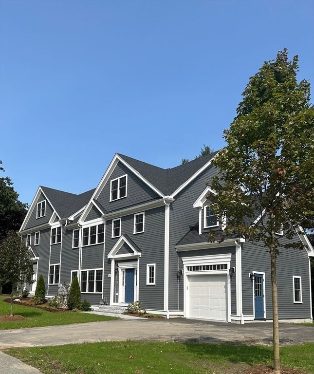 Attached, Exterior, Facade, Farmhouse