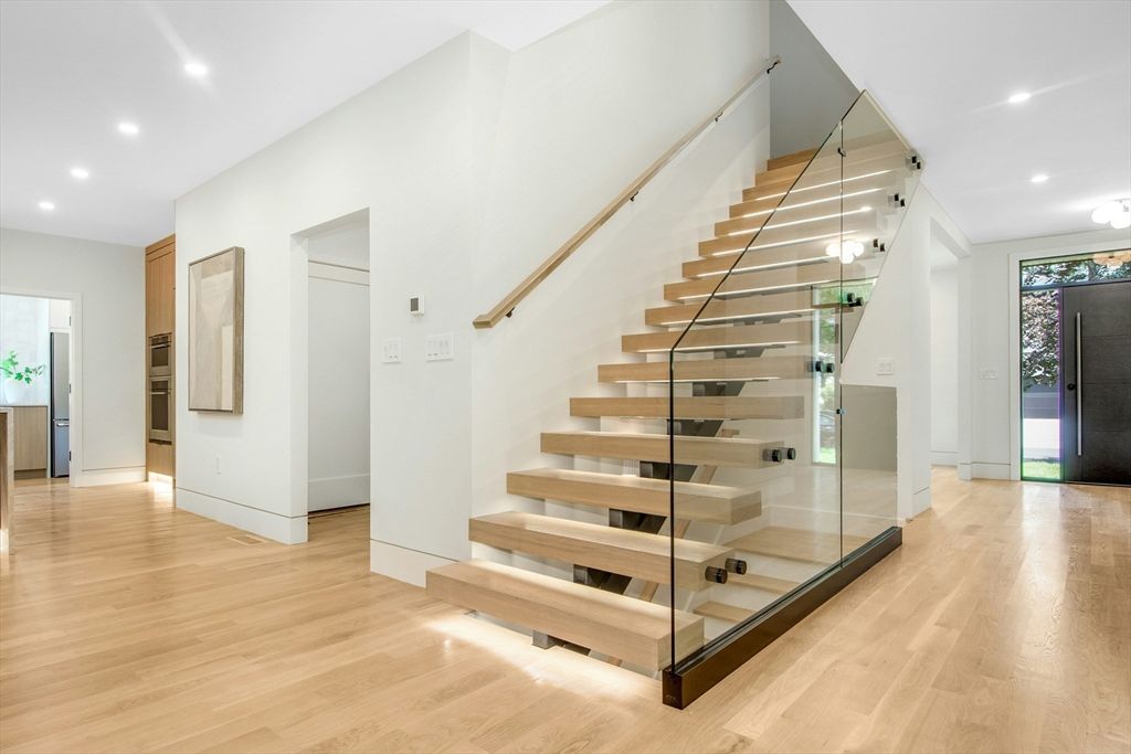 Interior, Recessed Lighting, Wood Texture Flooring