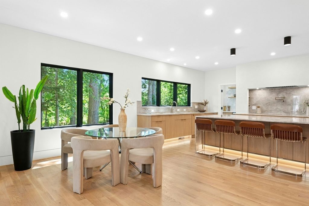 Dining room, Interior, Kitchen, Recessed Lighting, Wood Texture Flooring