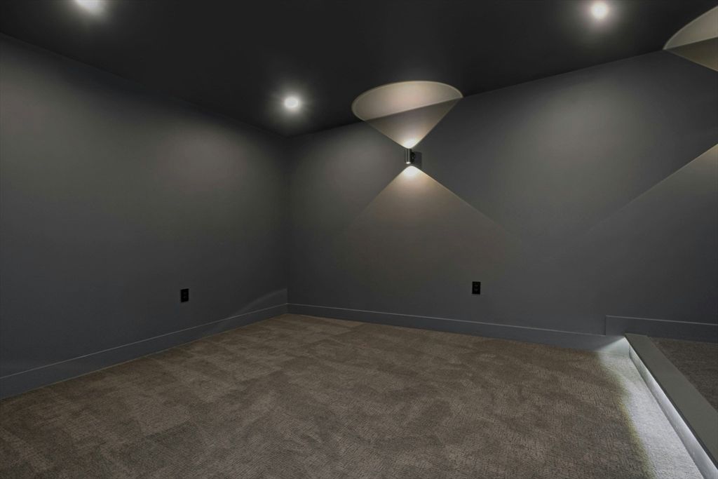 Empty room, Interior, Recessed Lighting