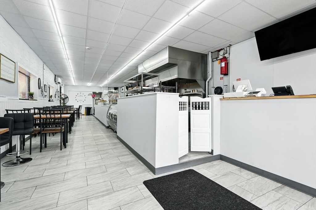 Dining room, Interior, Marble, Recessed Lighting