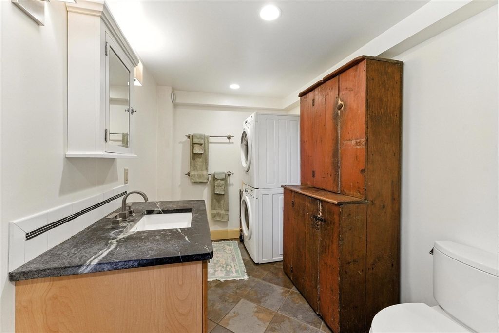 Bathroom, Interior, Recessed Lighting, Washer