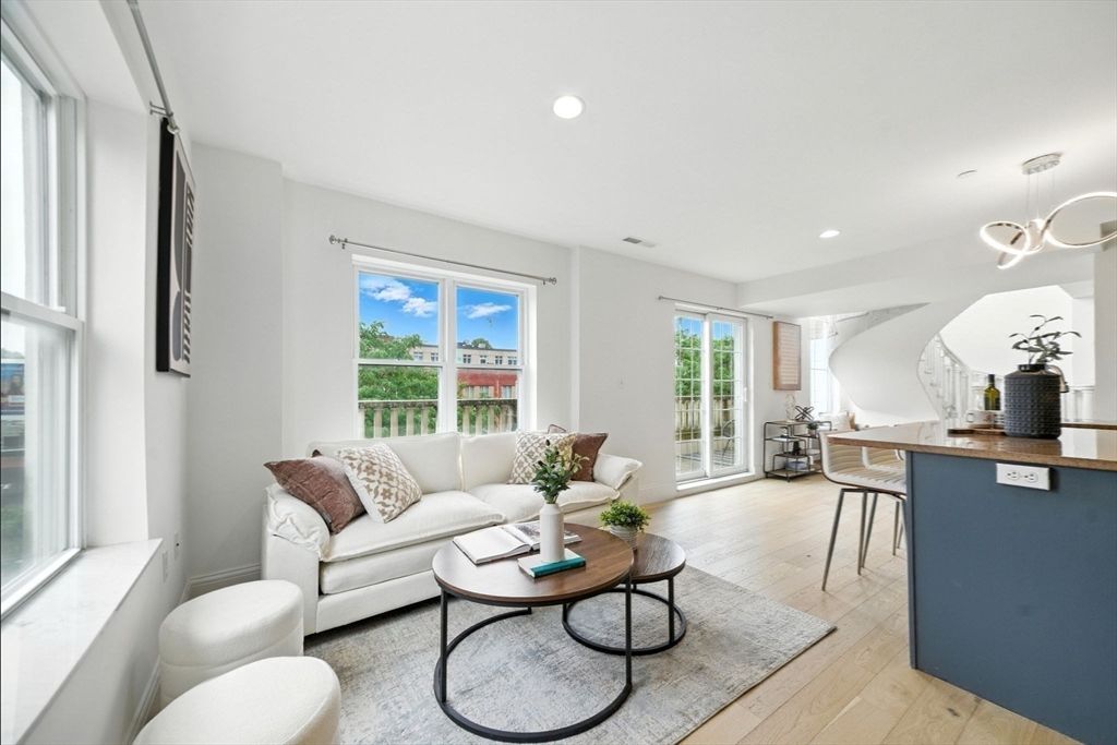 Interior, Living room, Pendant Lights, Recessed Lighting, Wood Texture Flooring