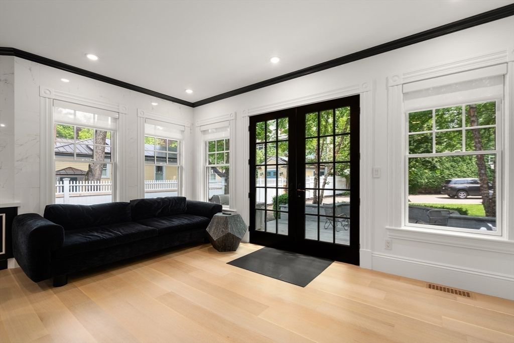 Interior, Recessed Lighting, Wood Texture Flooring