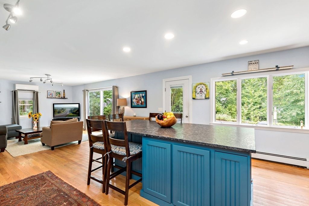 Dining room, Interior, Living room, Recessed Lighting, Wood Texture Flooring