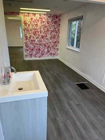 Bathroom, Interior, Recessed Lighting, Wood Texture Flooring