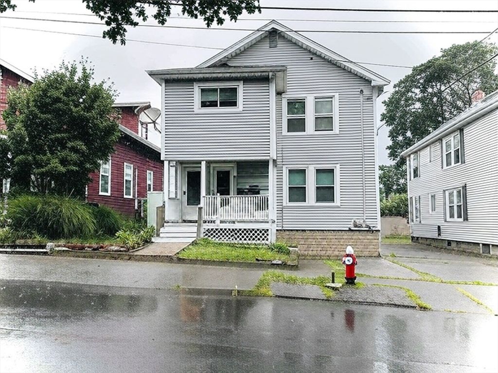 Exterior, Facade, Queen Anne Victorian
