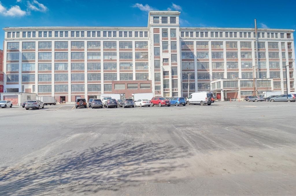 Exterior, Facade, Chicago School