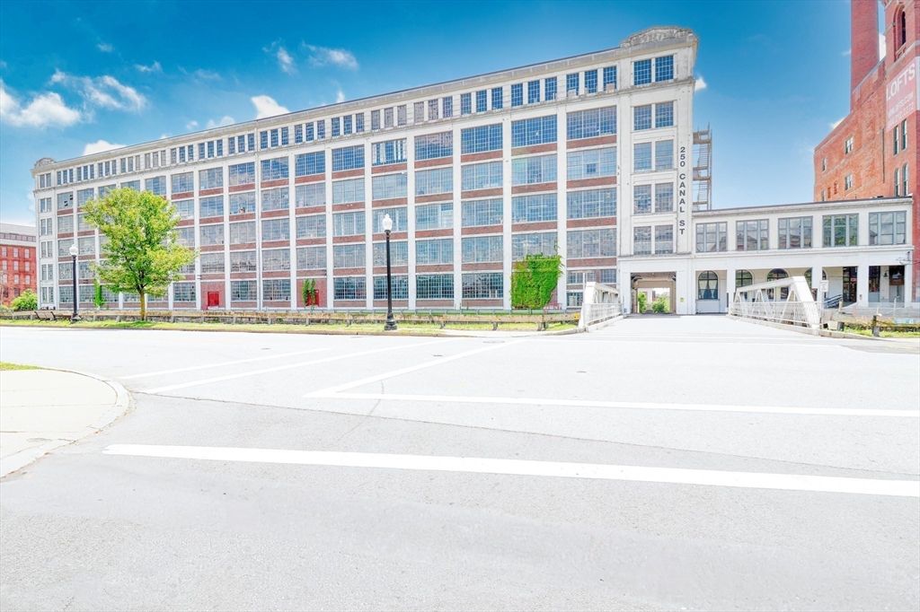 Exterior, Facade, Chicago School