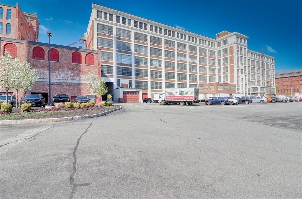 Exterior, Facade, Chicago School