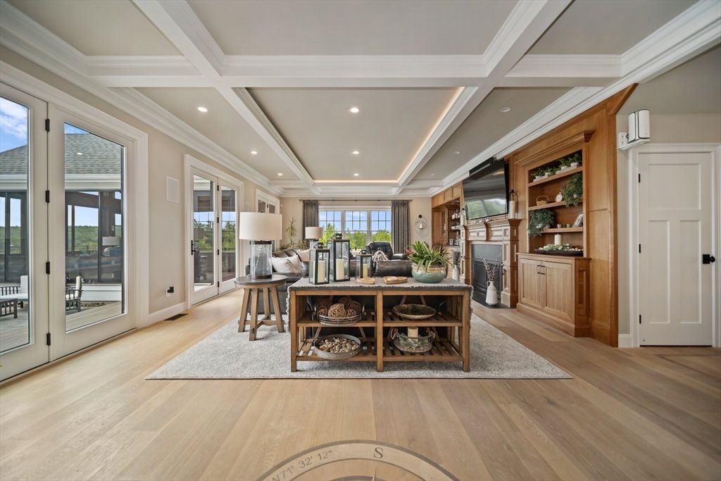 Interior, Recessed Lighting, Wood Texture Flooring