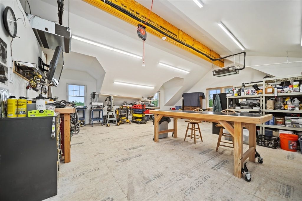 Game Room, Garage, Interior